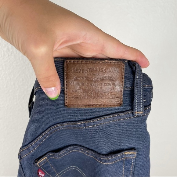 Levi’s dark wash ribcage jeans - Picture 5 of 12